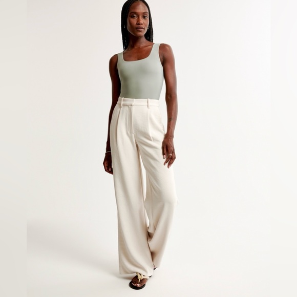 Abercrombie Soft Matte Seamless Squareneck Bodysuit - Picture 2 of 9